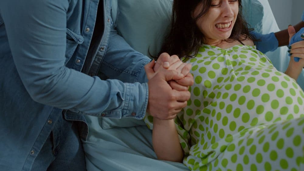 Gentle Birth: Pengertian, Prinsip, dan Bedanya dengan Persalinan Konvensional